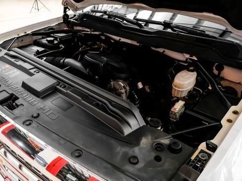 Used 2019 Chevrolet Silverado 2500 W/T AWD/4WD image 46