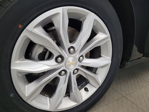 Used 2023 Chevrolet Malibu LT FWD image 31