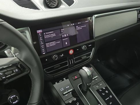 New 2026 Porsche Macan AWD/4WD image 15