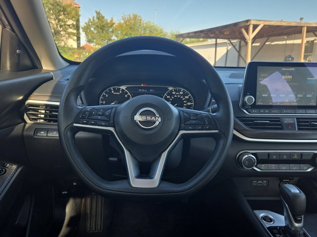 Used 2025 Nissan Altima 2.5 SV AWD/4WD image 19
