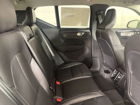 Used 2025 Volvo XC40 B5 Core w/ Protection Package Premier AWD/4WD image 16