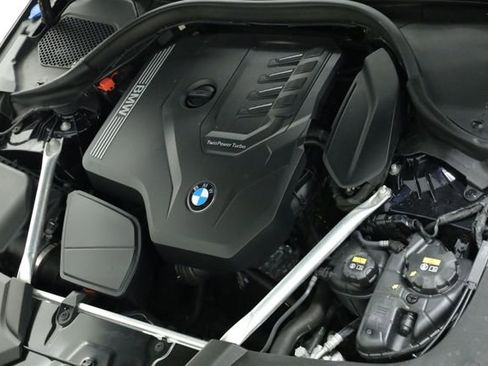 Used 2021 BMW 530i w/ M Sport Package image 9