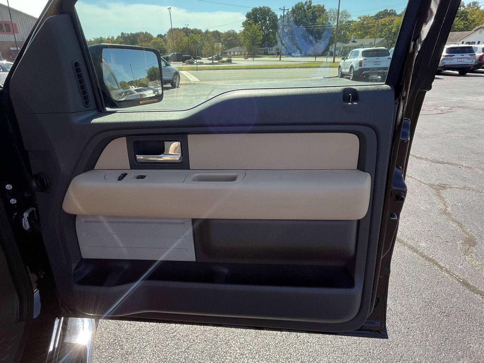 Used 2013 Ford F150 XLT w/ Luxury Equipment Group RWD image 32
