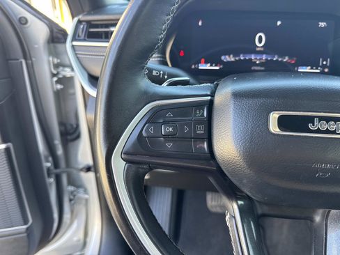 Used 2021 Jeep Grand Cherokee L Laredo image 22