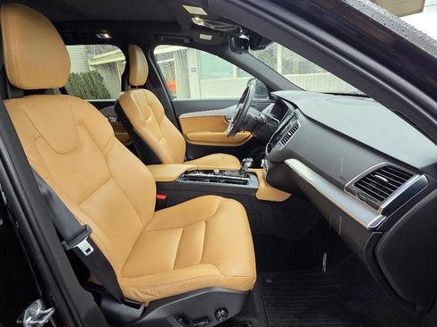 Used 2018 Volvo XC90 T5 Momentum w/ Convenience Package image 14