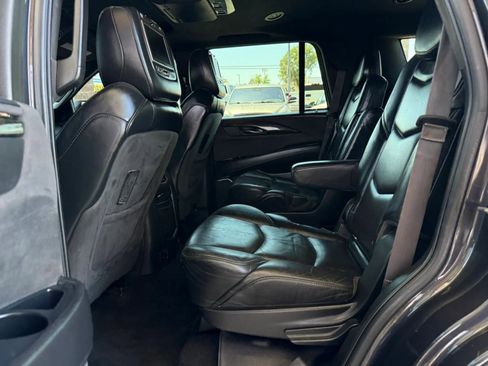 Used 2016 Cadillac Escalade Platinum RWD image 47