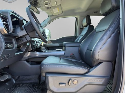New 2026 Ford F250 Lariat w/ Black Appearance Package AWD/4WD image 9