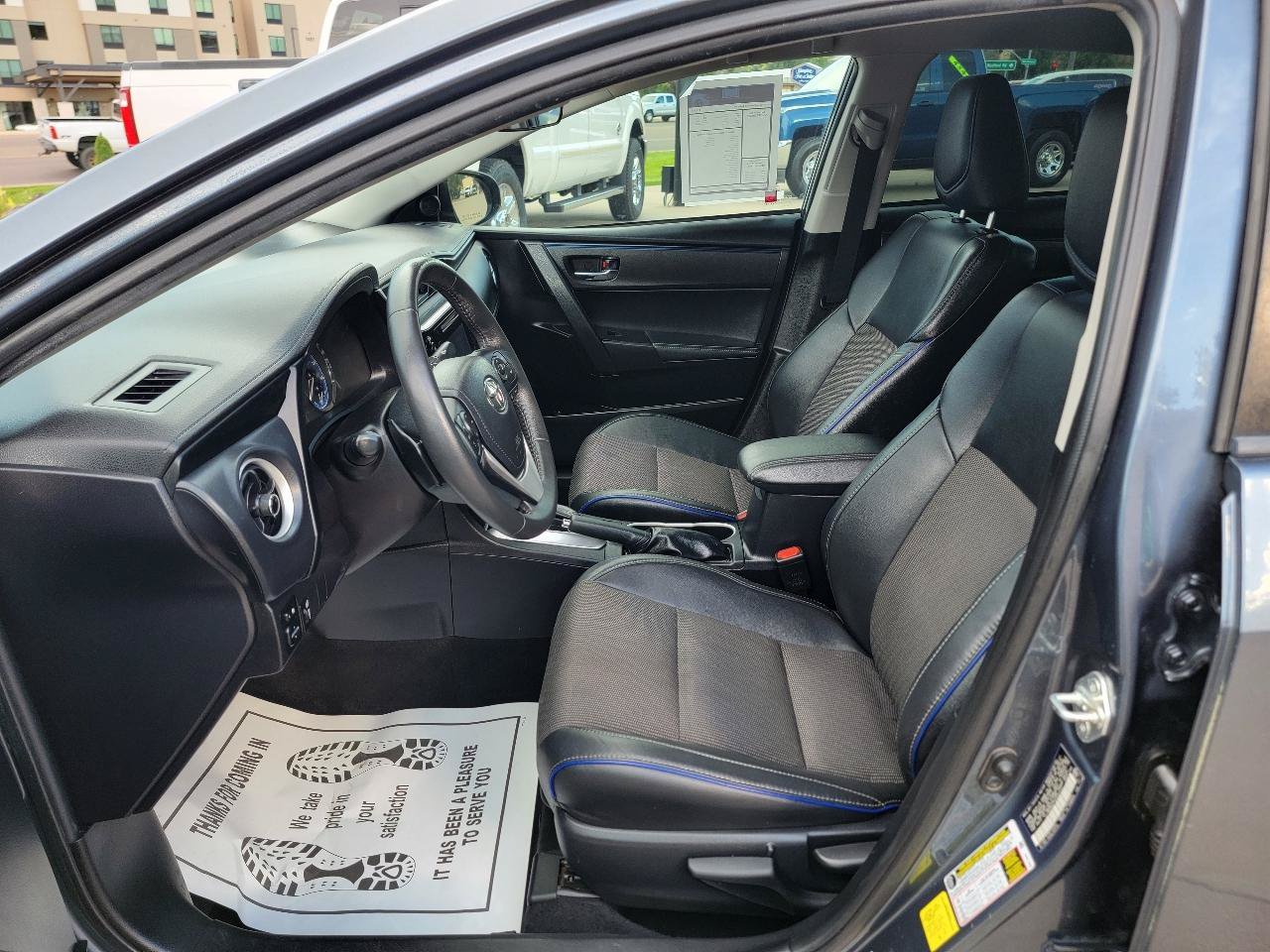 Used 2017 Toyota Corolla SE w/ Carpet Mat Package (TMS) FWD image 14