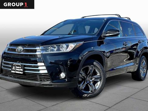 Used 2017 Toyota Highlander Limited Platinum image 1