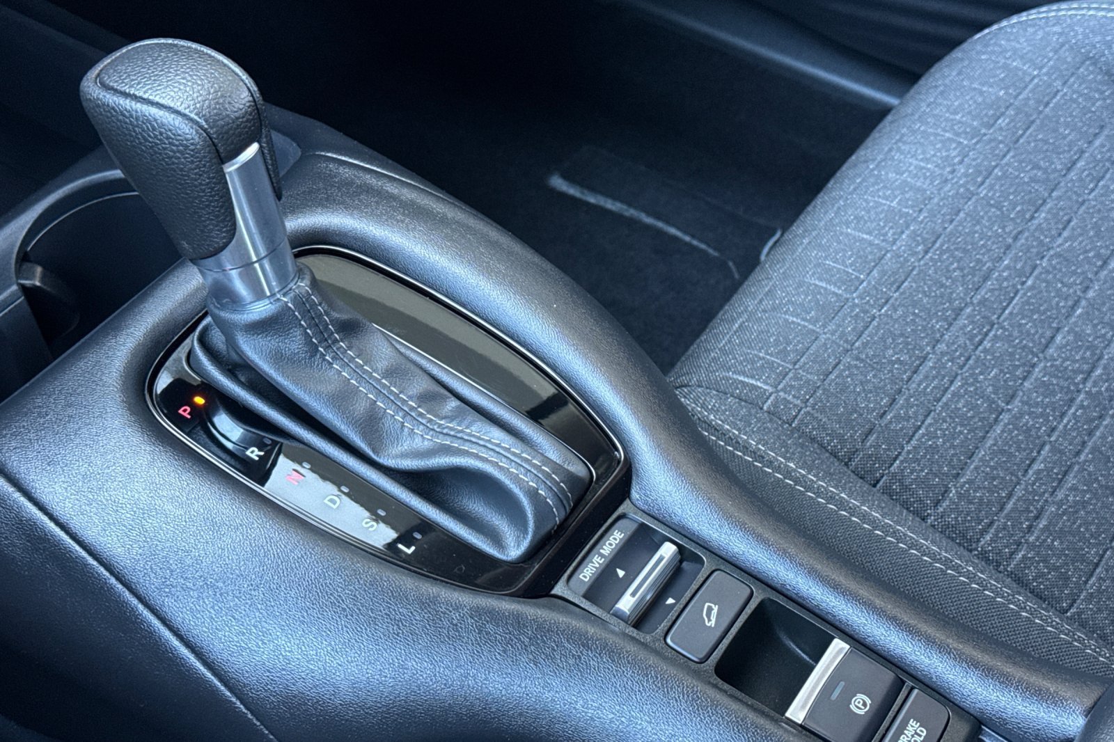 Used 2026 Honda HR-V LX image 25