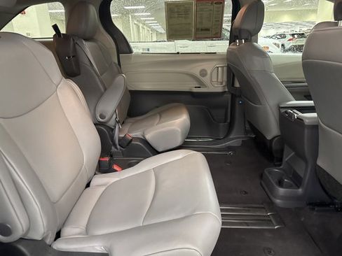 Used 2024 Toyota Sienna XLE image 13