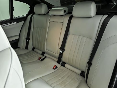 Used 2013 BMW M5 RWD image 19