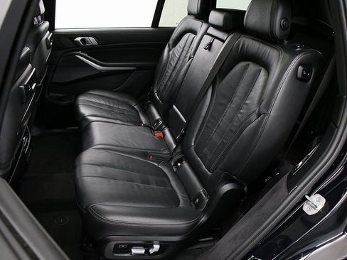 Used 2019 BMW X7 xDrive50i w/ Dynamic Handling Package image 11