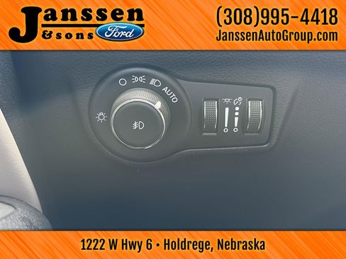Used 2024 Jeep Compass Limited image 17