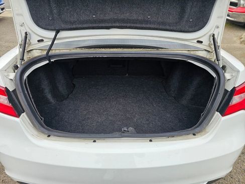 Used 2013 Chrysler 200 LX FWD image 18