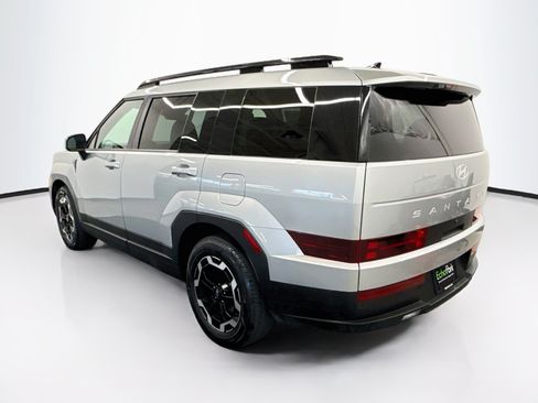 Used 2025 Hyundai Santa Fe SEL FWD image 5