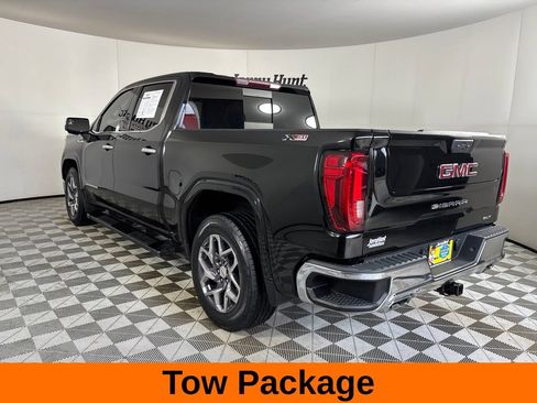 Used 2022 GMC Sierra 1500 SLT AWD/4WD image 9