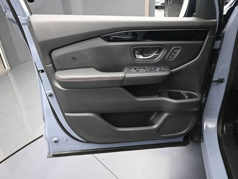 Used 2023 Honda Pilot TrailSport image 13