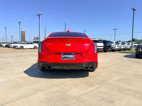 Used 2021 Cadillac CT4 V w/ Technology Package RWD image 7