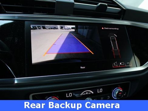 New 2025 Audi Q3 2.0T Premium image 3