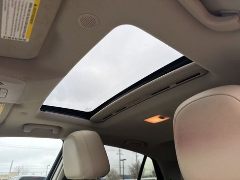 Used 2018 Buick Encore Essence image 11