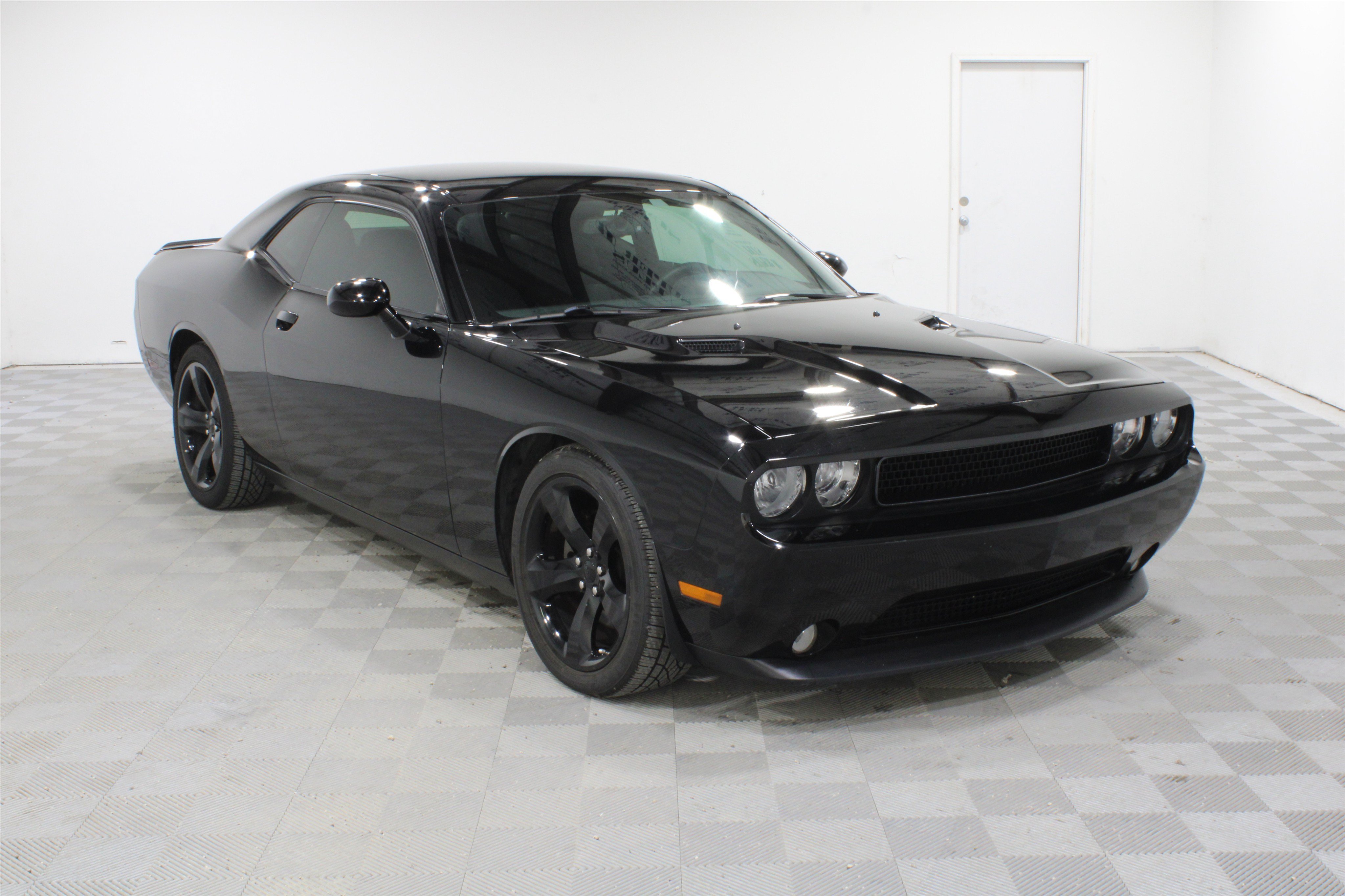 Used 2014 Dodge Challenger R/T w/ Blacktop Package RWD image 1