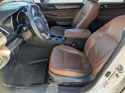 Used 2018 Subaru Outback 3.6R Touring image 16