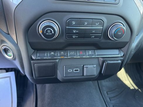 Used 2023 Chevrolet Silverado 1500 Custom image 16