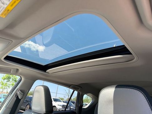 Used 2017 Toyota RAV4 XLE AWD/4WD image 18