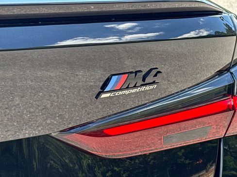 Used 2021 BMW M4 Competition w/ Executive Package RWD image 11