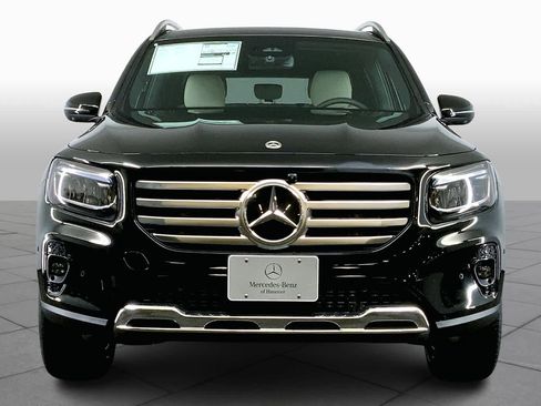 New 2025 Mercedes-Benz GLB 250 4MATIC image 3