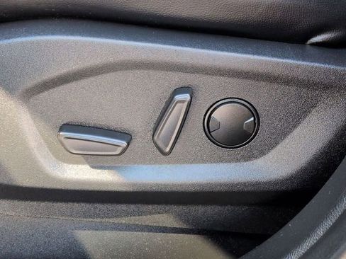 Used 2024 Ford Edge SEL image 13