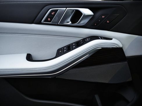 New 2026 BMW X5 xDrive40i w/ Climate Comfort Package image 14