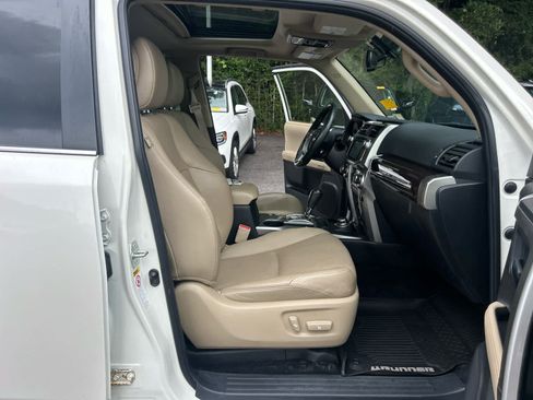 Used 2018 Toyota 4Runner Limited AWD/4WD image 11