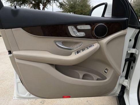 Used 2018 Mercedes-Benz GLC 300 image 19