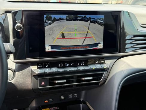 Used 2025 Toyota Camry XSE FWD image 15