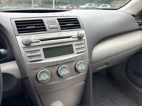 Used 2011 Toyota Camry LE w/ LE Extra-Value Pkg FWD image 13