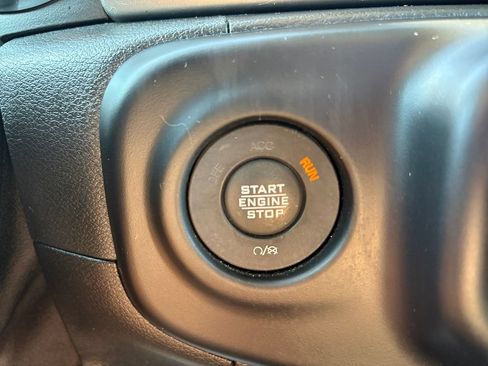 Used 2021 Jeep Gladiator Sport AWD/4WD image 31