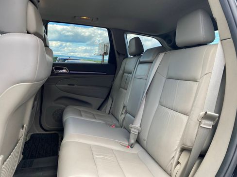 Used 2013 Jeep Grand Cherokee Laredo AWD/4WD image 14