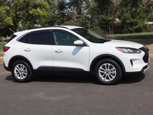 Used 2020 Ford Escape SE AWD/4WD image 2