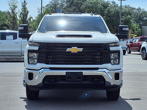 Used 2025 Chevrolet Silverado 3500 W/T AWD/4WD image 2