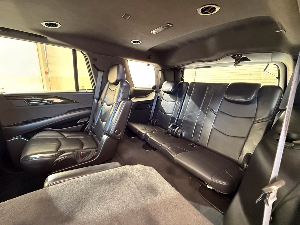 Used 2018 Cadillac Escalade Platinum AWD/4WD image 26