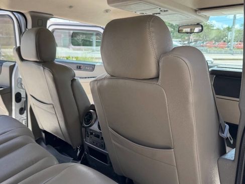 Used 2004 HUMMER H2 w/ Preferred Equipment Group image 20