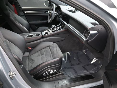 Used 2020 Porsche Panamera GTS image 20