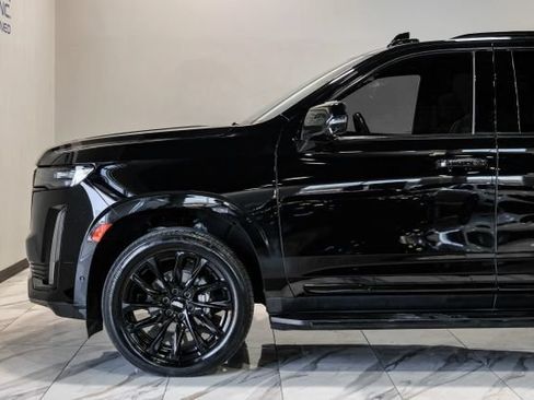 Used 2024 Cadillac Escalade Sport w/ LPO, ONYX Package AWD/4WD image 14