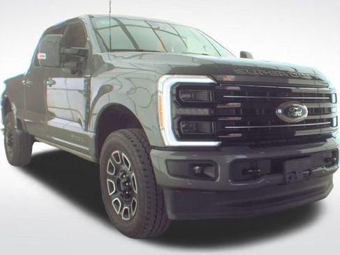 Used 2025 Ford F250 Platinum image 9