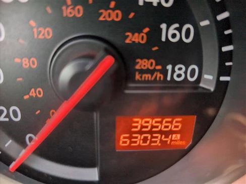 Used 2018 Nissan 370Z Touring image 10