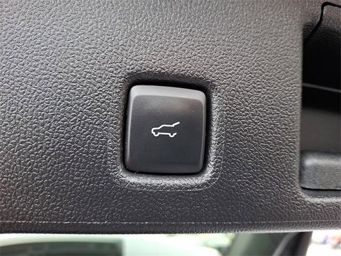 Used 2022 Ford Escape SE w/ Convenience Package image 28