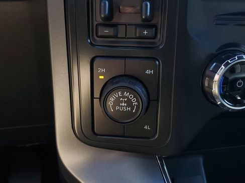 Used 2025 Ford F150 XLT w/ Equipment Group 302A MID image 32