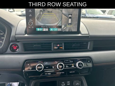 Used 2024 Honda Pilot TrailSport image 18